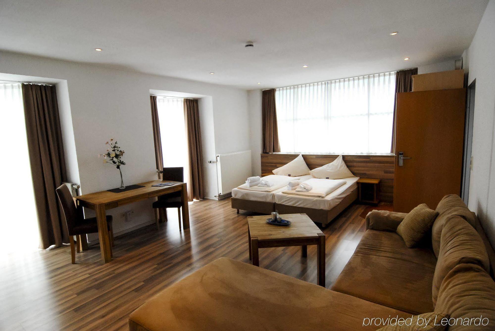 אסן Petul Apart Hotel Ernestine מראה חיצוני תמונה