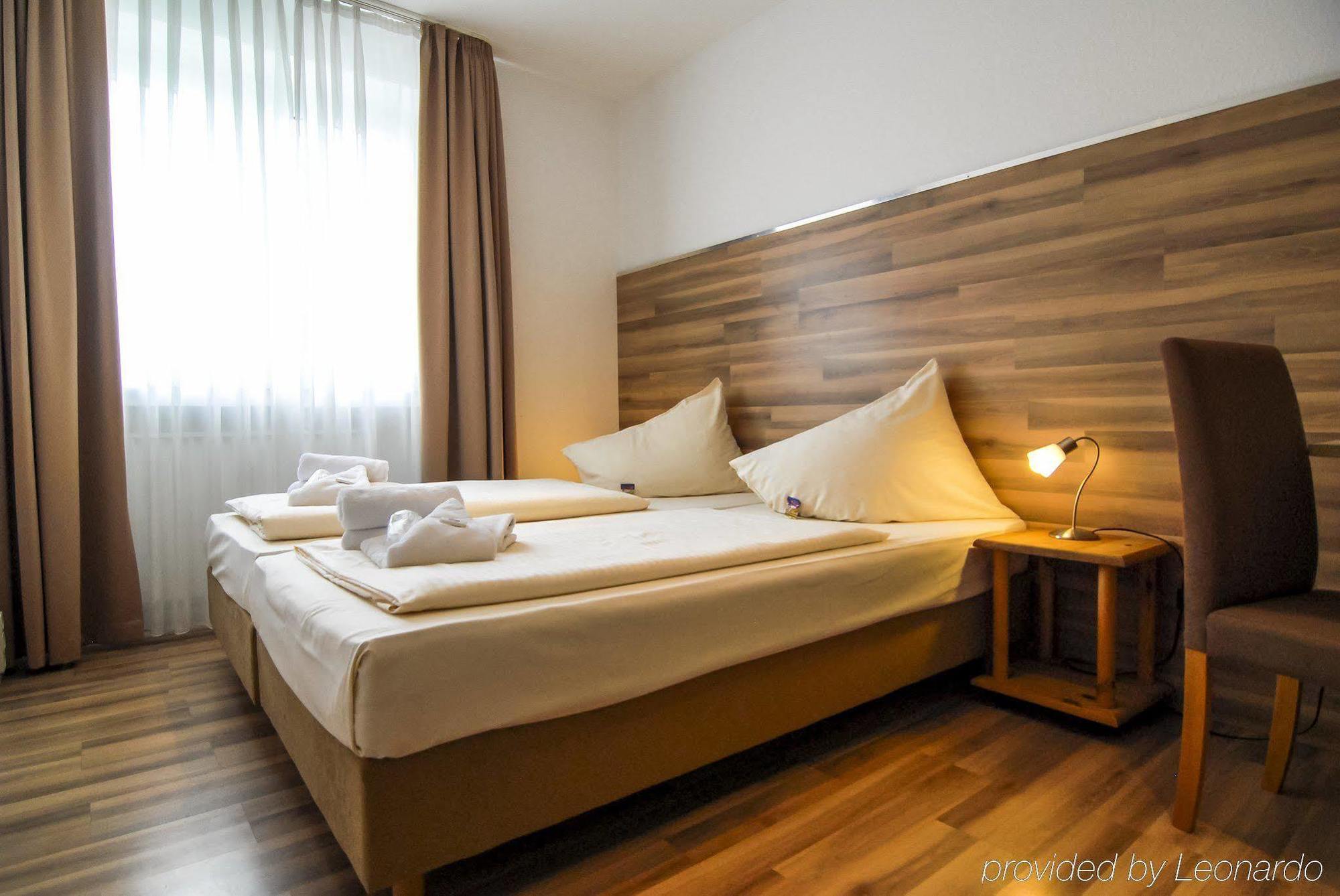אסן Petul Apart Hotel Ernestine מראה חיצוני תמונה