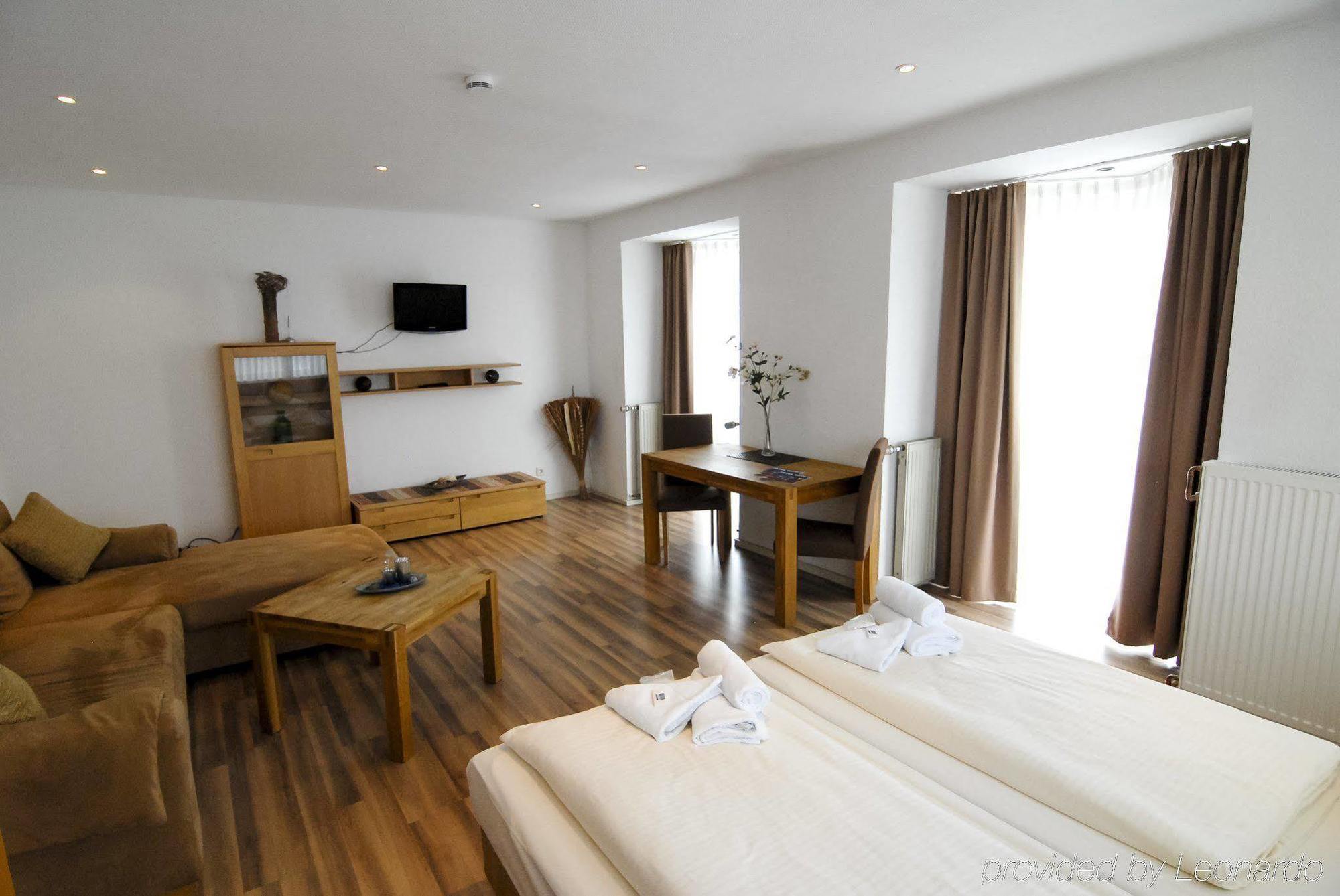 אסן Petul Apart Hotel Ernestine מראה חיצוני תמונה