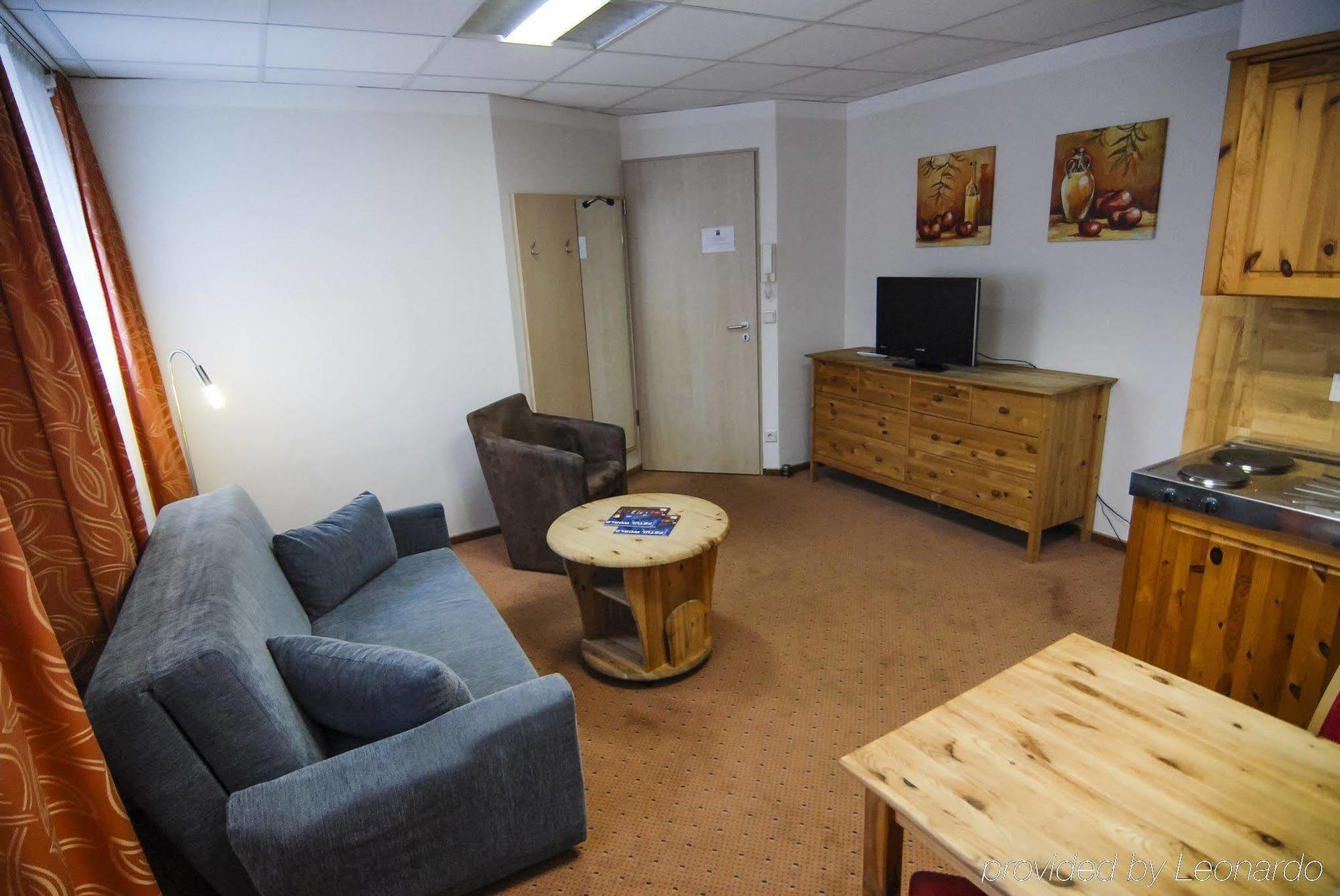 אסן Petul Apart Hotel Ernestine מראה חיצוני תמונה