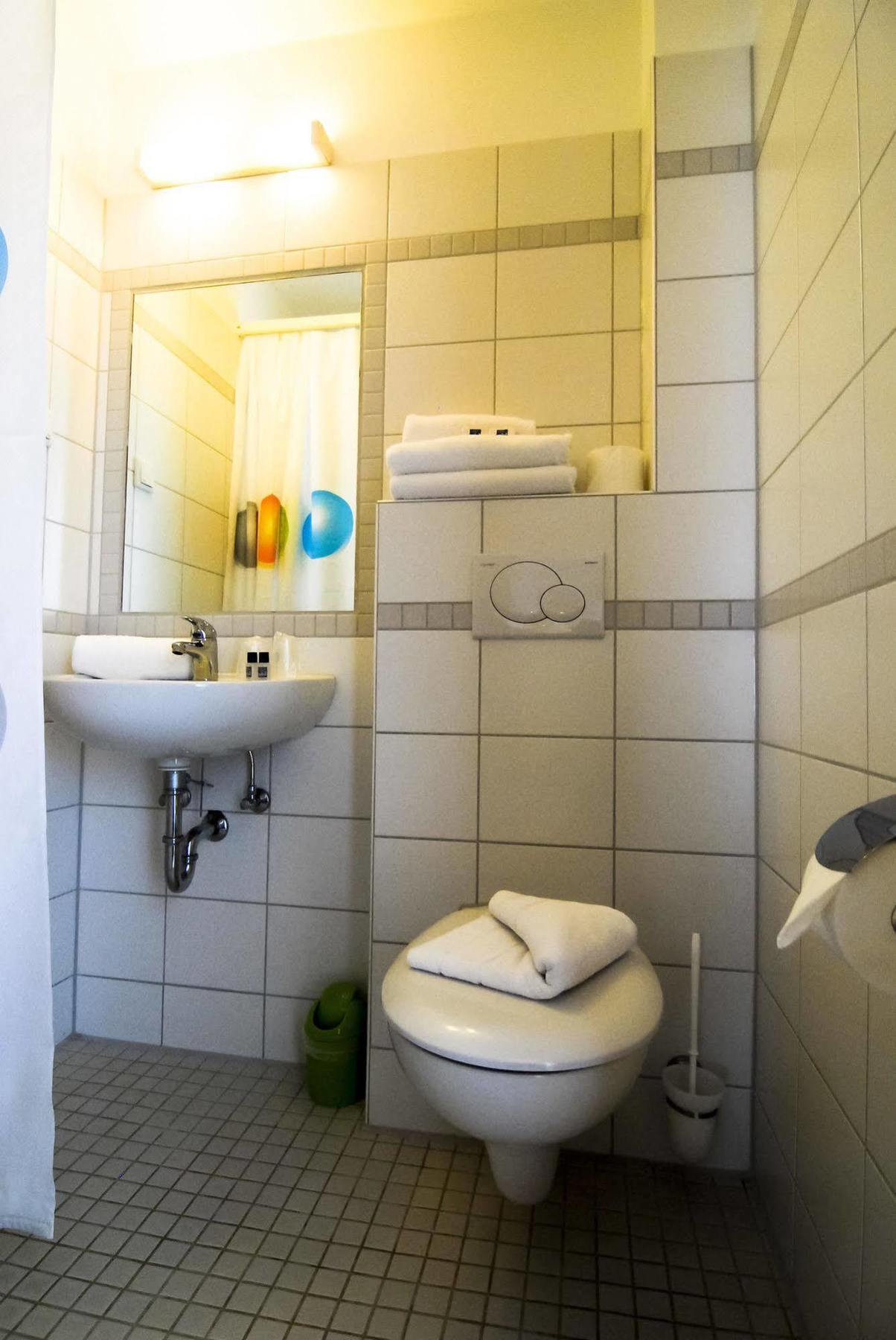 אסן Petul Apart Hotel Ernestine מראה חיצוני תמונה